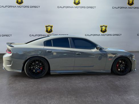 Used 2019 Dodge Charger Scat Pack w/ Dynamics Package image 4