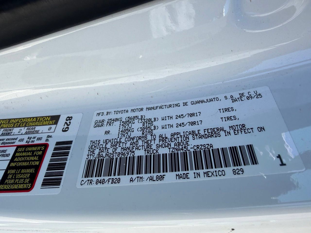 Used 2025 Toyota Tacoma SR5 AWD/4WD image 13