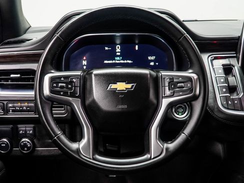 Used 2024 Chevrolet Suburban LT RWD image 18