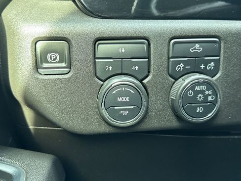 Used 2025 Chevrolet Silverado 2500 LT AWD/4WD image 12
