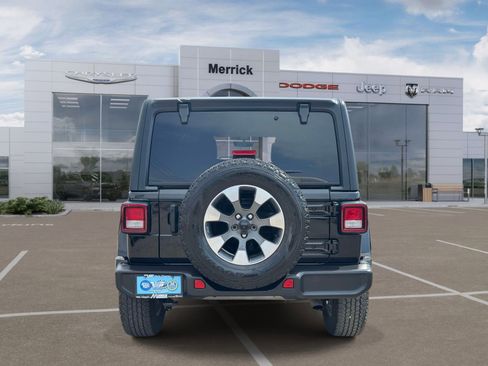 Certified 2022 Jeep Wrangler Unlimited Sahara w/ Cold Weather Group AWD/4WD image 7