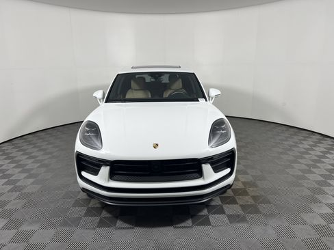Certified 2026 Porsche Macan AWD/4WD image 10