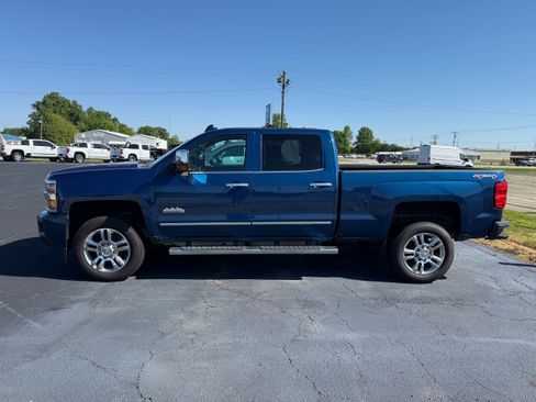 Used 2016 Chevrolet Silverado 2500 High Country w/ Duramax Plus Package AWD/4WD image 4