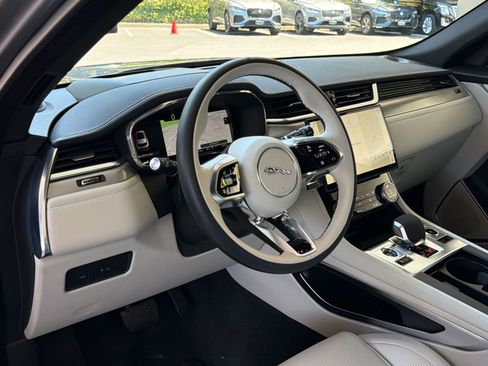 Used 2026 Jaguar F-PACE R-Dynamic S AWD/4WD image 4