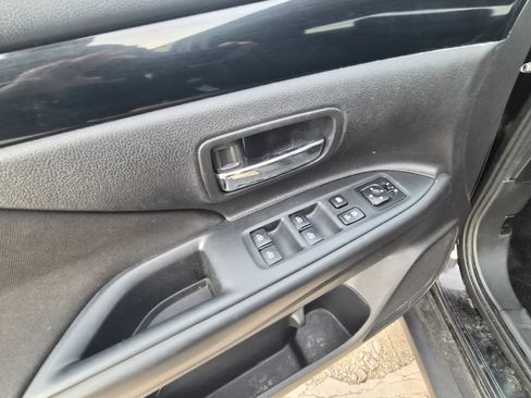 Used 2020 Mitsubishi Outlander ES image 45