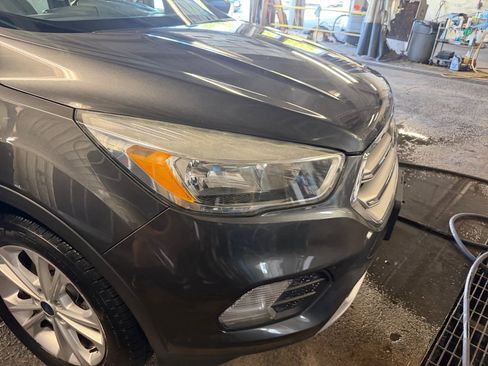 Used 2017 Ford Escape SE AWD/4WD image 28