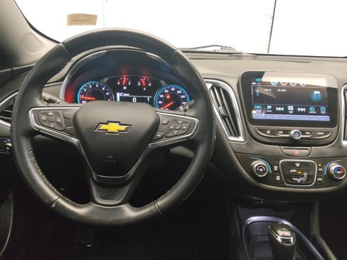 Used 2018 Chevrolet Malibu LT image 22