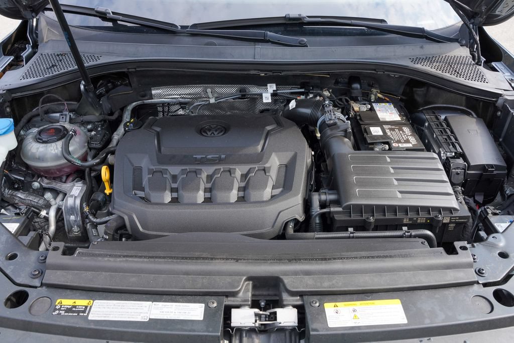 Used 2022 Volkswagen Tiguan SEL R-Line AWD/4WD image 42