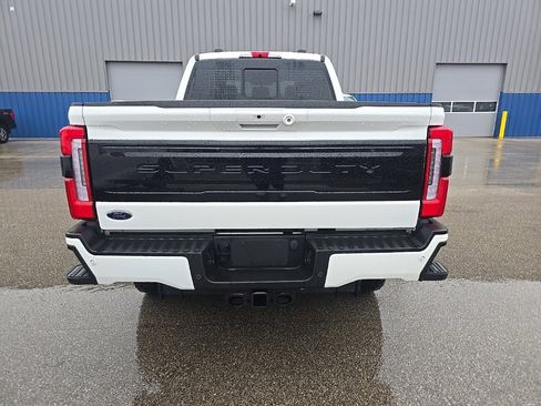 Used 2026 Ford F250 Platinum w/ Tremor Off-Road Package image 4