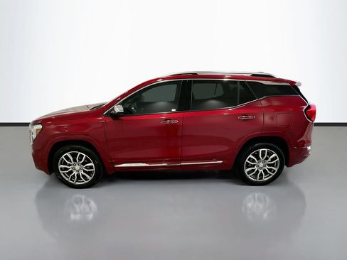 Used 2024 GMC Terrain Denali w/ Denali Premium Package AWD/4WD image 4