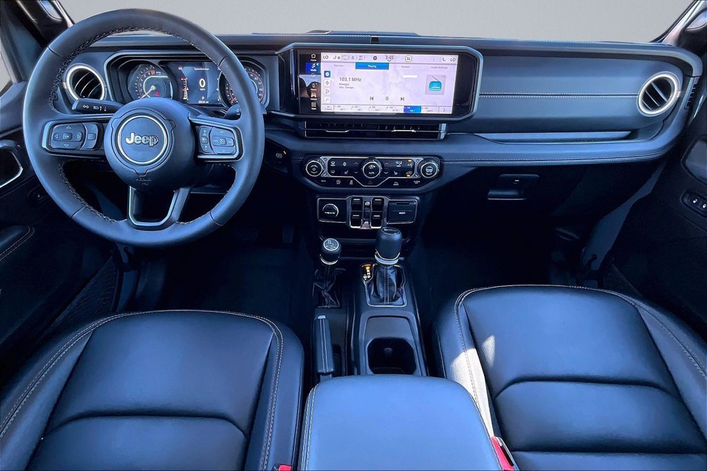 Used 2025 Jeep Gladiator Sport AWD/4WD image 13