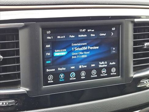 Used 2018 Chrysler Pacifica Touring-L image 11