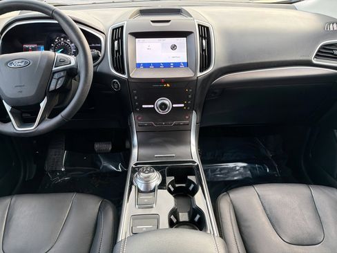 Used 2020 Ford Edge Titanium image 19