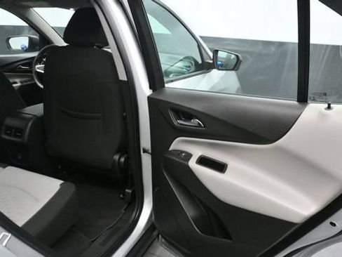Used 2021 Chevrolet Equinox LS AWD/4WD image 10