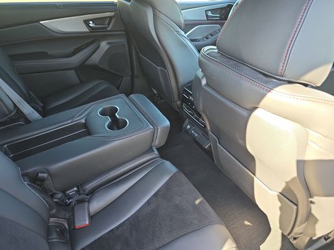 Used 2023 Acura MDX A-Spec image 11