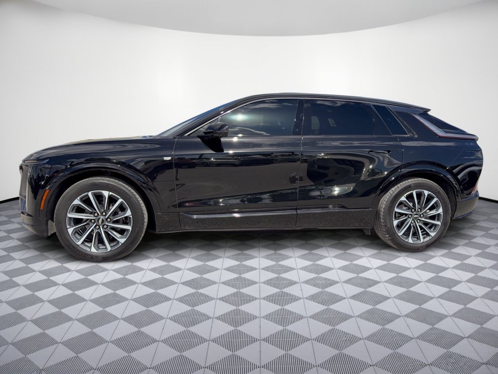 Used 2024 Cadillac Lyriq Sport RWD image 2