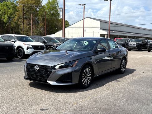 New 2026 Nissan Altima 2.5 SV w/ SV Special Edition Package FWD image 3