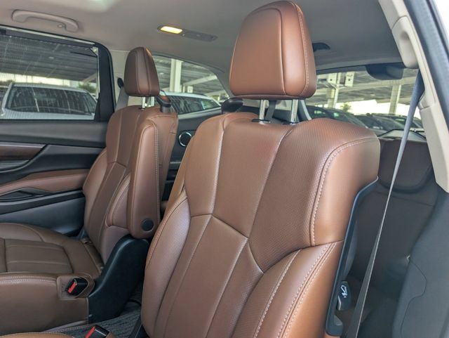 Used 2024 Subaru Ascent Touring AWD/4WD image 28