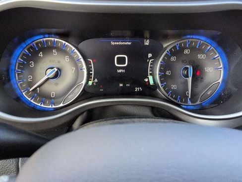 New 2026 Chrysler Pacifica Select AWD/4WD image 17