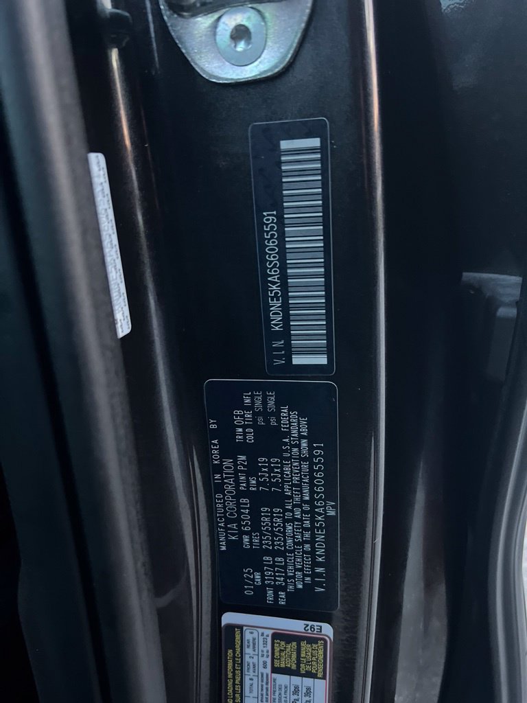 Used 2025 Kia Carnival SX w/ SX Dark Edition Package FWD image 38