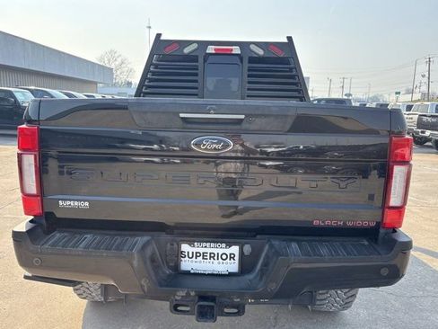 Used 2022 Ford F250 Lariat w/ Black Appearance Package image 4