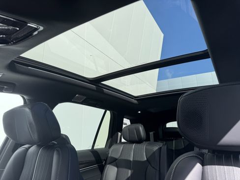 New 2026 Cadillac Vistiq Luxury image 16