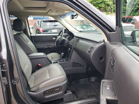 Used 2018 Ford Flex Limited w/ Equipment Group 303A AWD/4WD image 9