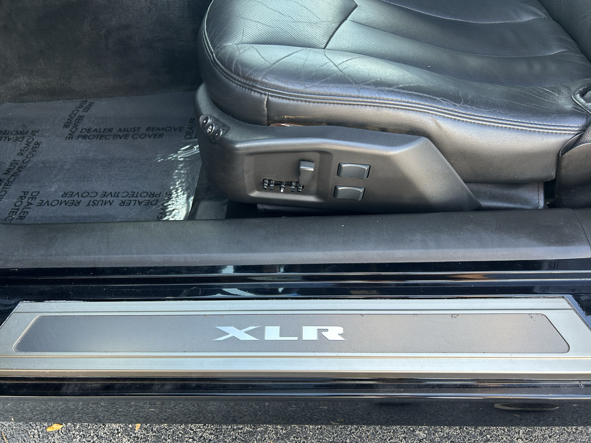 Used 2007 Cadillac XLR RWD image 29