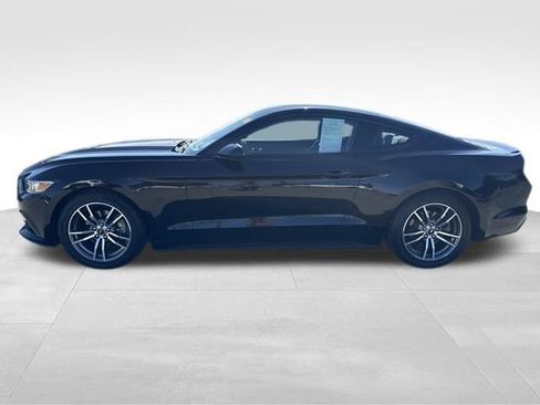 Used 2017 Ford Mustang Coupe RWD image 4