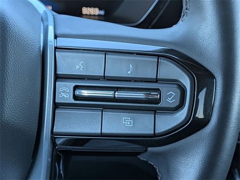 Used 2024 Chevrolet Colorado LT w/ LT Convenience Package II image 19