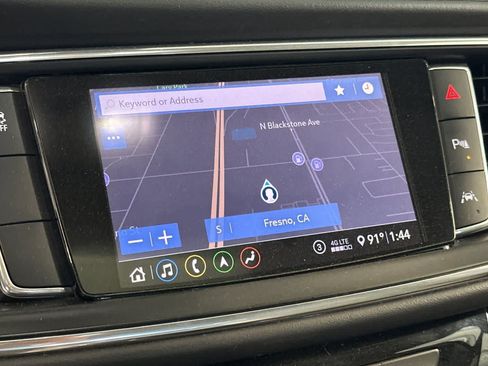 Used 2020 Buick Enclave Premium w/ Sun and Sites Package FWD image 22