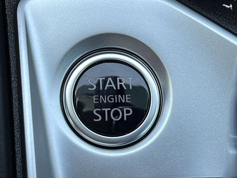Used 2025 Nissan Altima 2.5 SV FWD image 25