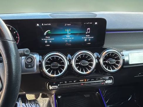 Used 2022 Mercedes-Benz GLB 250 image 26