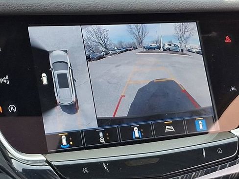 Used 2025 Cadillac XT6 Premium Luxury w/ Technology Package image 18