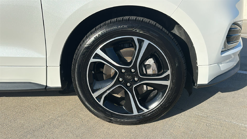 Used 2023 Ford Edge ST w/ Cargo Accessory Package AWD/4WD image 16