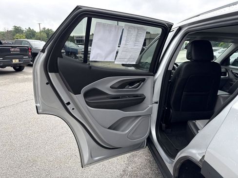 Used 2021 GMC Terrain SLT w/ Infotainment Package II AWD/4WD image 12