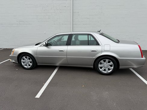 Used 2006 Cadillac DTS image 17