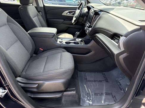 Used 2020 Chevrolet Traverse LT w/ Driver Confidence II Package AWD/4WD image 25