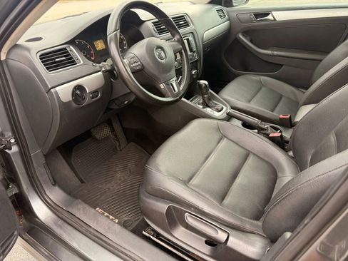 Used 2011 Volkswagen Jetta SEL image 10