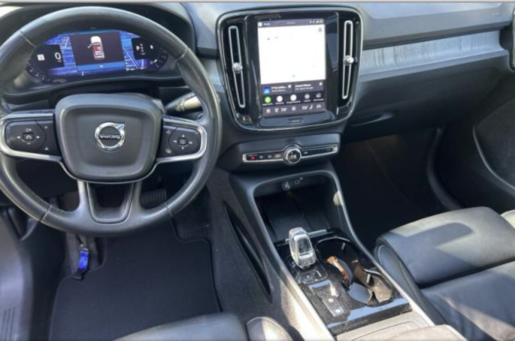 Used 2024 Volvo XC40 B5 Plus w/ Climate Package AWD/4WD image 11