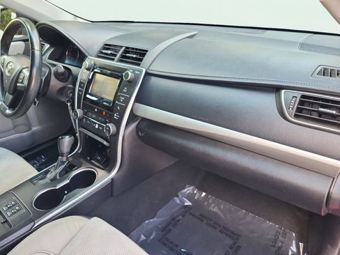 Used 2015 Toyota Camry XSE FWD image 18