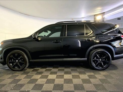 Used 2025 Honda Pilot Black Edition image 2