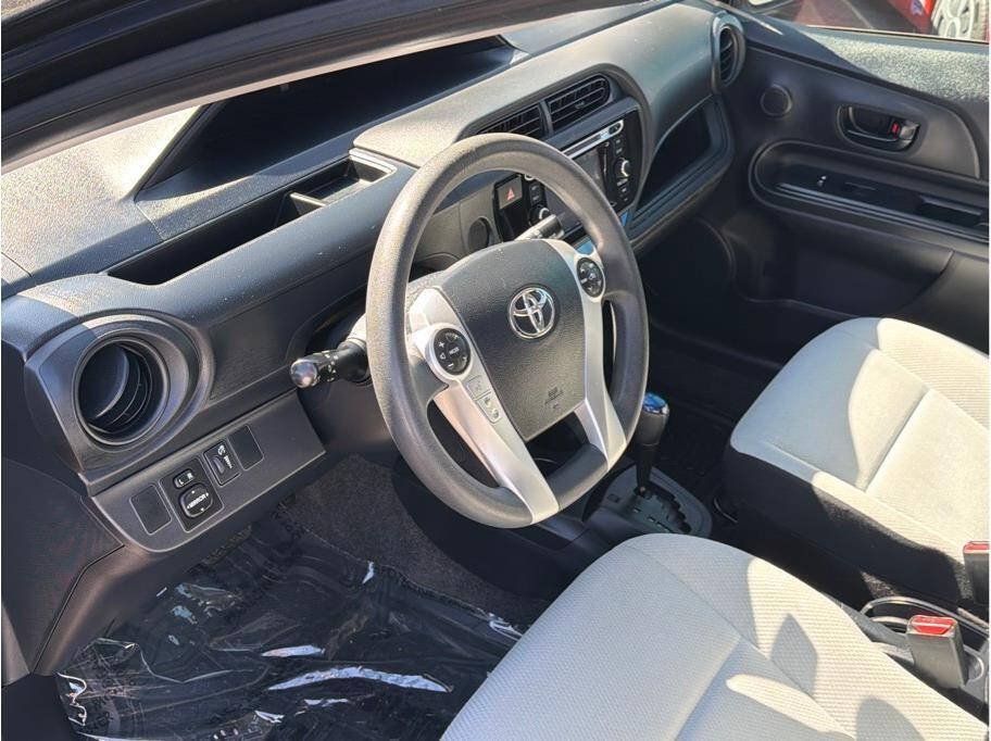 Used 2015 Toyota Prius C One FWD image 7