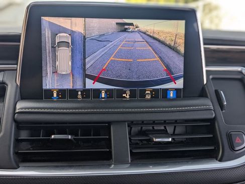 Used 2021 Chevrolet Tahoe Premier w/ Premium Package image 14