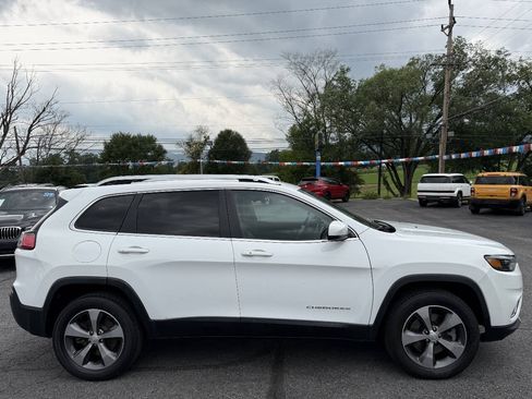Used 2019 Jeep Cherokee Limited AWD/4WD image 4