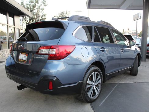 Used 2018 Subaru Outback 2.5i Limited AWD/4WD image 5