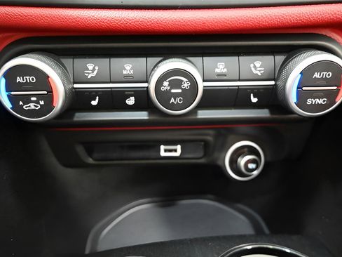 Used 2020 Alfa Romeo Giulia AWD w/ Quick Order Package 22J Sport image 23