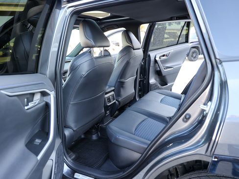 Used 2025 Toyota RAV4 XSE AWD/4WD image 34