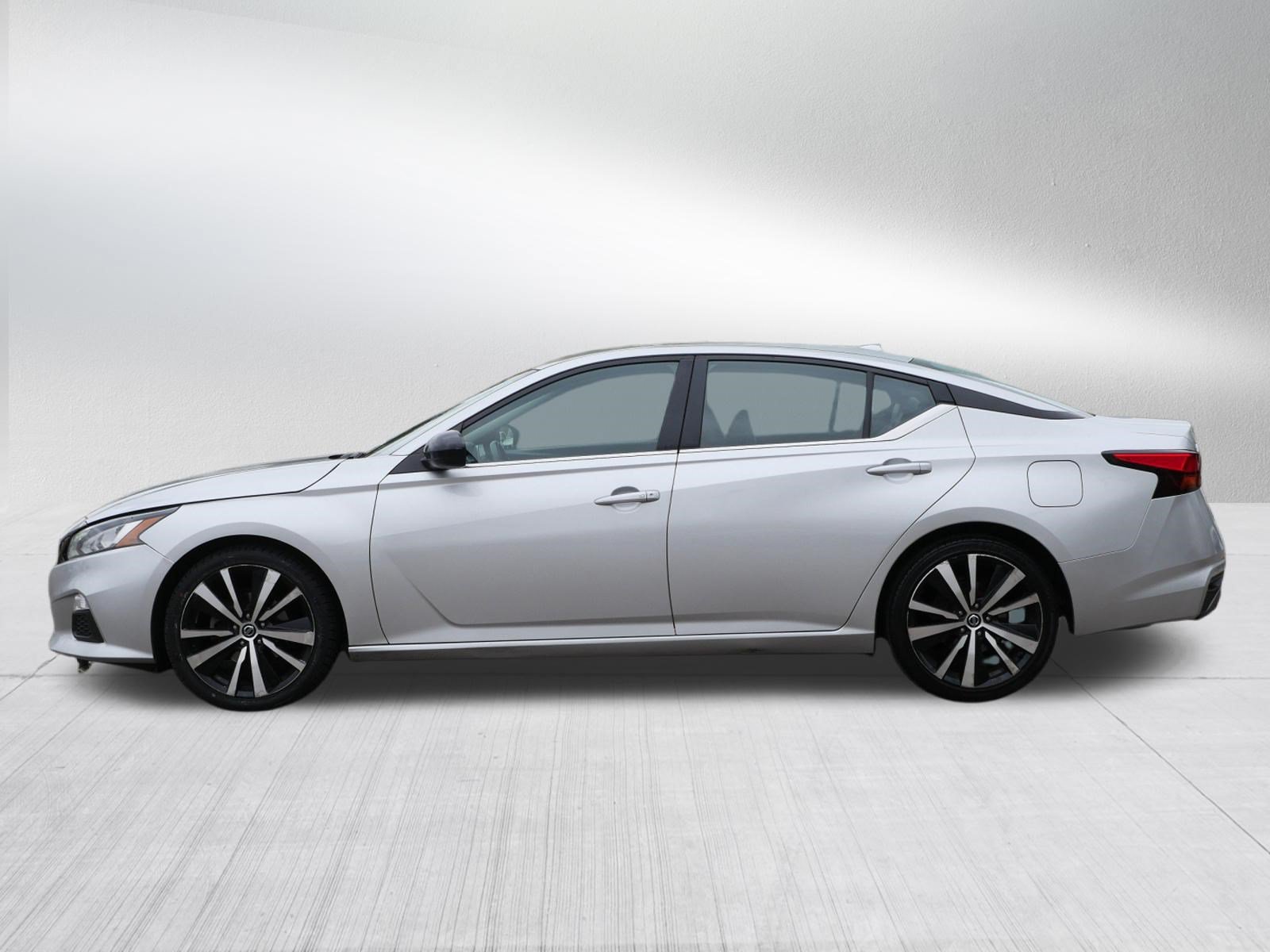 Used 2020 Nissan Altima 2.5 SR FWD image 4