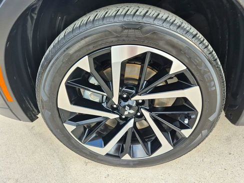 Used 2023 Mitsubishi Outlander SE image 9